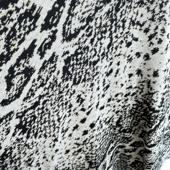 CAbi 100% Cotton Serpent Wrap Snakeskin Print Black White One Size - Picture 3 of 5